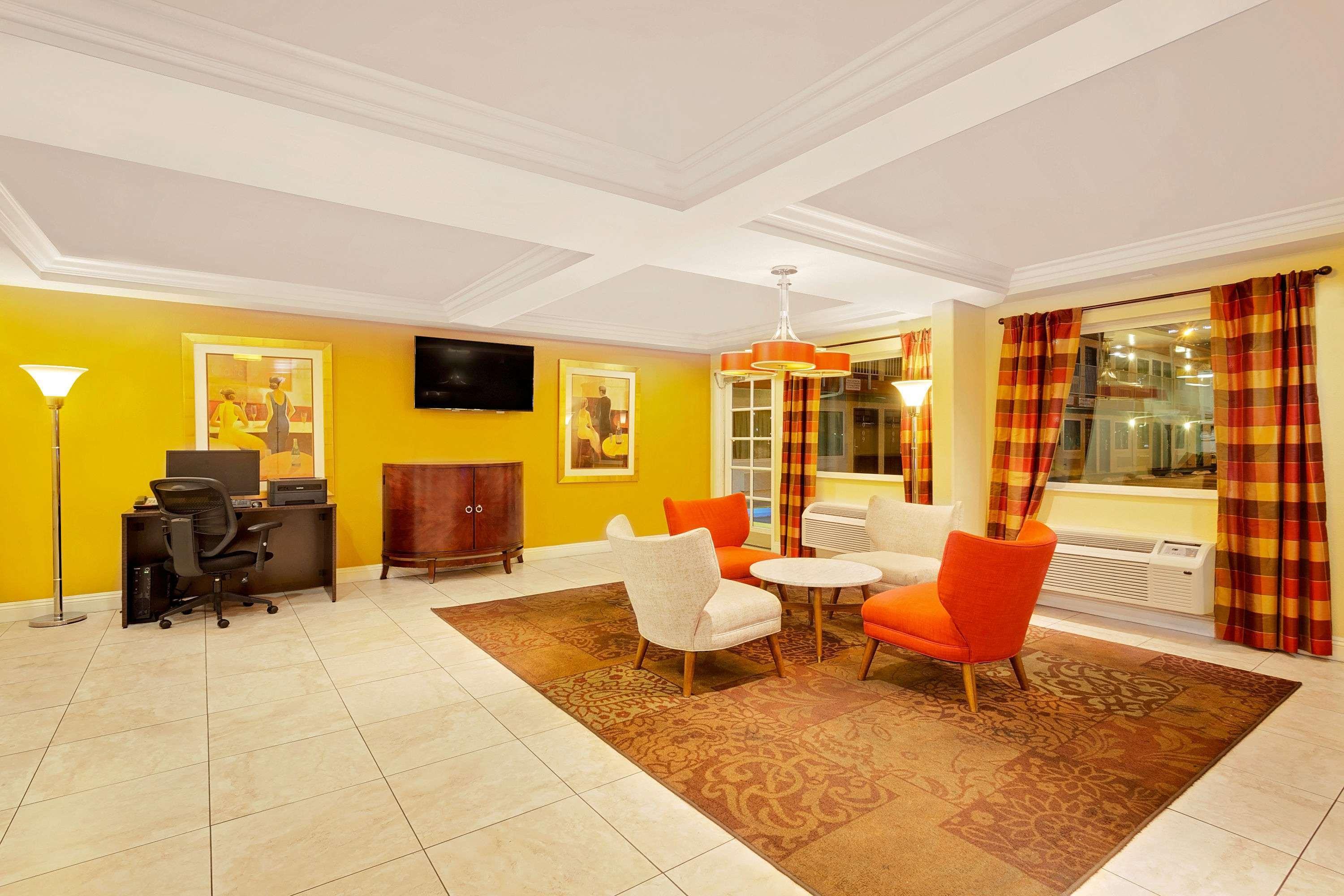 Howard Johnson By Wyndham Las Vegas Near The Strip Exterior foto